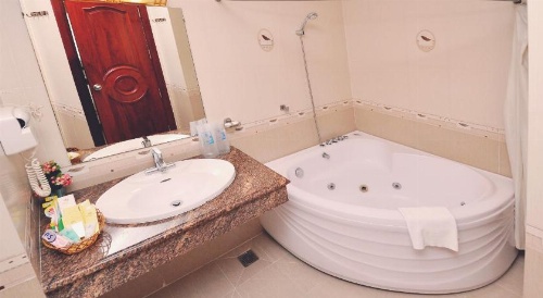 Tan Hoang Long Hotel image 11